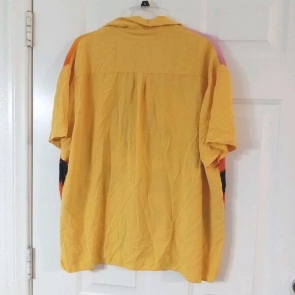 Original Use Men’s XXL Yellow/Orange/Pink Tropical Short Sleeve Button Down - Picture 5 of 5